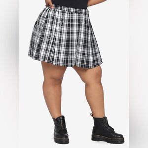Hot Topic Black & White Plaid O-Ring Chain Skirt  size XL